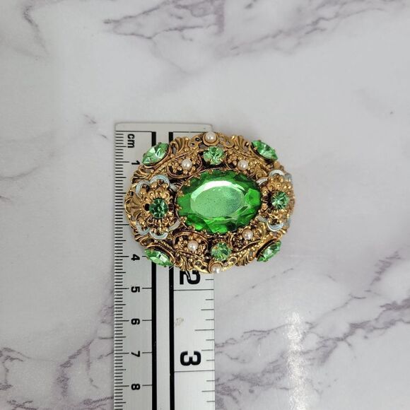 West Germany Vintage Elegant Green and Gold Jewelry Set Brooch Clip On Earrings - Picture 14 of 15